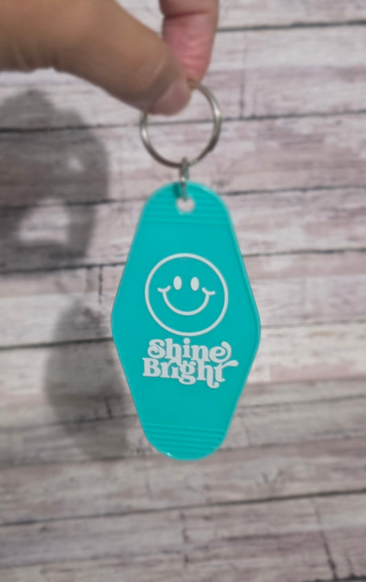 Retro Hotel Keychain "Shine Bright"